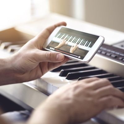 ۵ اپلیکیشن کاربردی یادگیری موسیقی در خانه